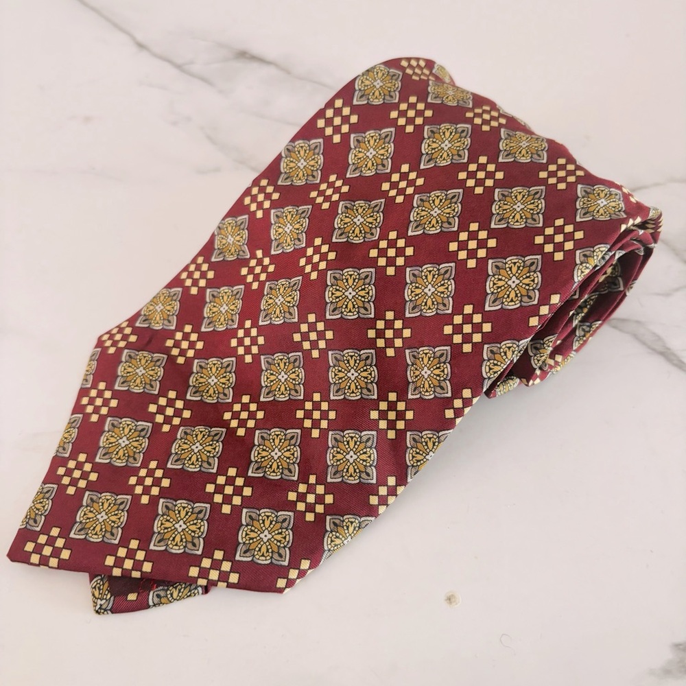 Valentino Cravette Vintage Men’s Red Burgundy Yellow Patterned Tie Silk Italy